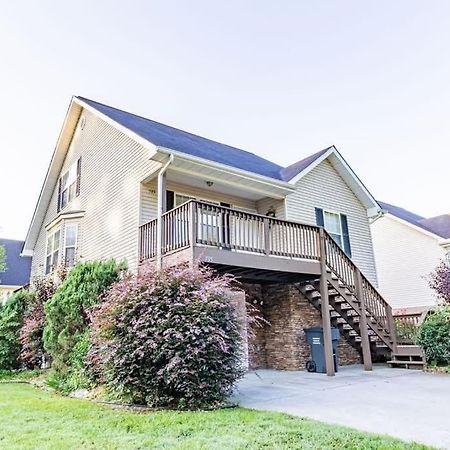 Cozy Pigeon Forge Home W Hot Tub Near River Екстериор снимка